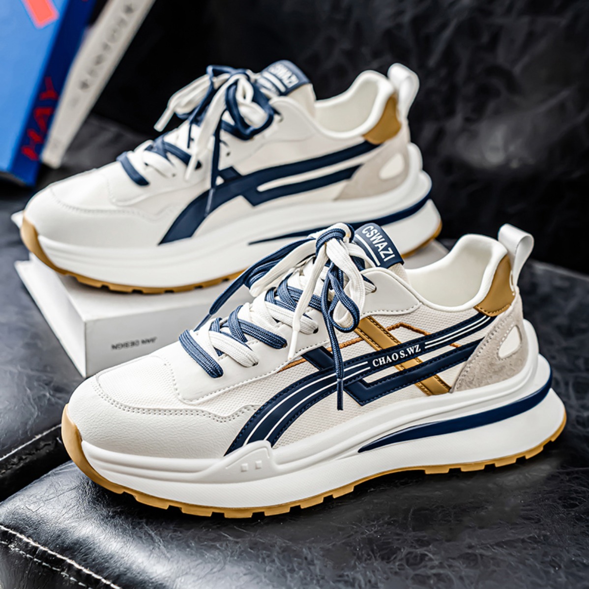 أحذية رياضية جديدة للرجال ذات  - مراجعة Badminton Shoes وسعره