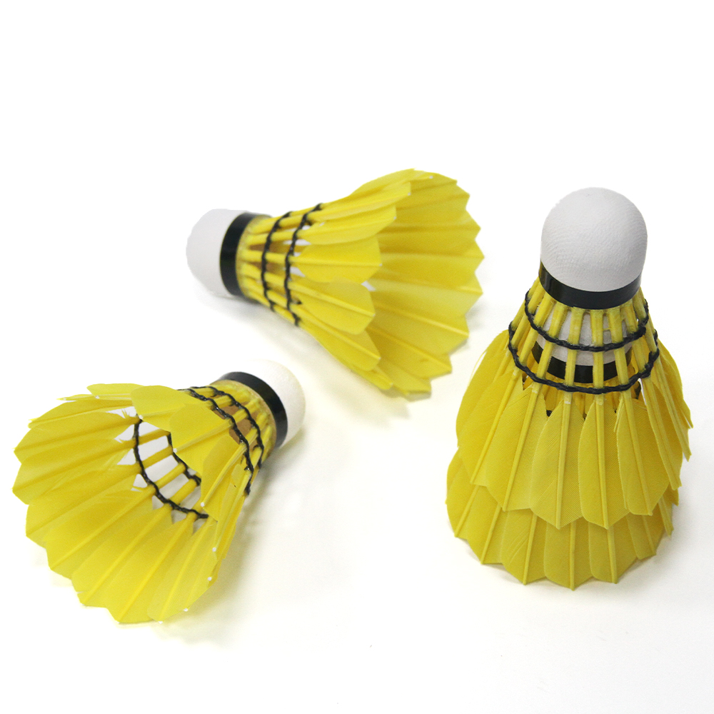 ريشة بادمنتون ملونة مخصصة للبط - مراجعة Badminton Shuttlecock وسعره