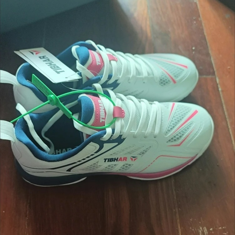 أحذية تنس الطاولة من العلامة ا - مراجعة Badminton Shoes Men وسعره