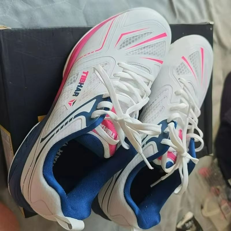 أحذية تنس الطاولة من العلامة ا - مراجعة Badminton Shoes Men وسعره