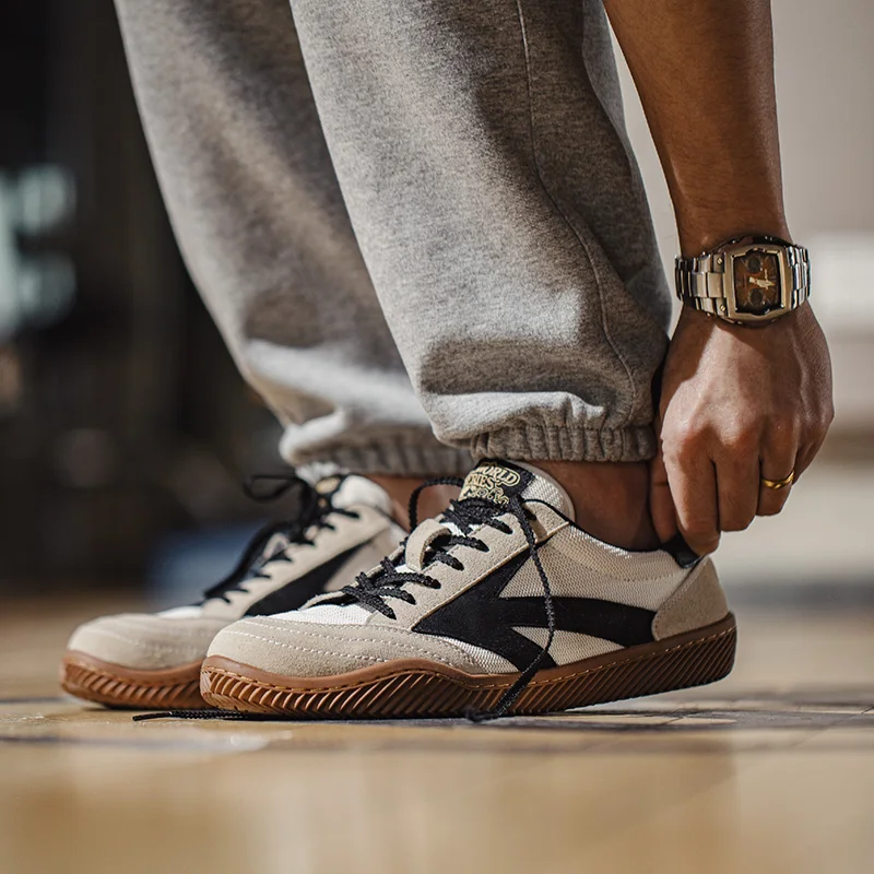 أحذية Maden Retro المرقعة الأل - مراجعة Badminton Shoes وسعره