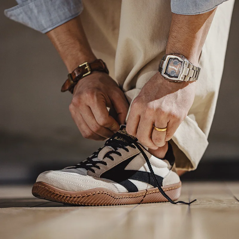 أحذية Maden Retro المرقعة الأل - مراجعة Badminton Shoes وسعره